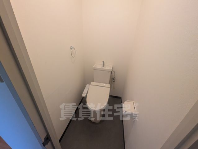 ＪＲ東海道本線 千里丘駅 徒歩4分 6階建 築33年のトイレ写真