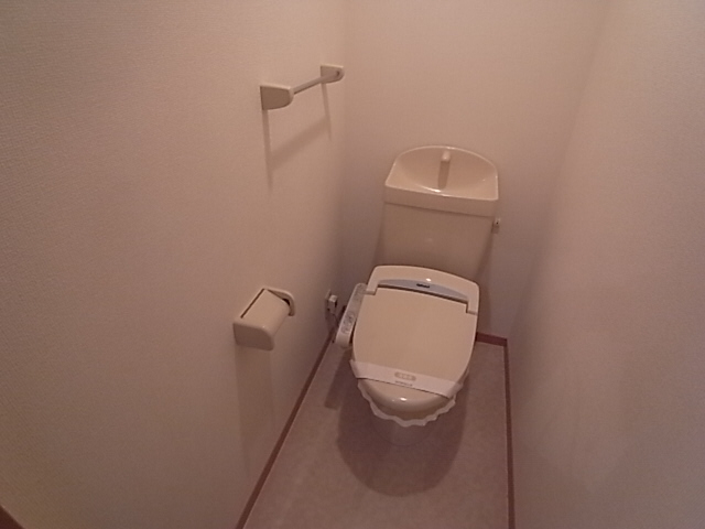 セジュール西岡本のトイレ写真