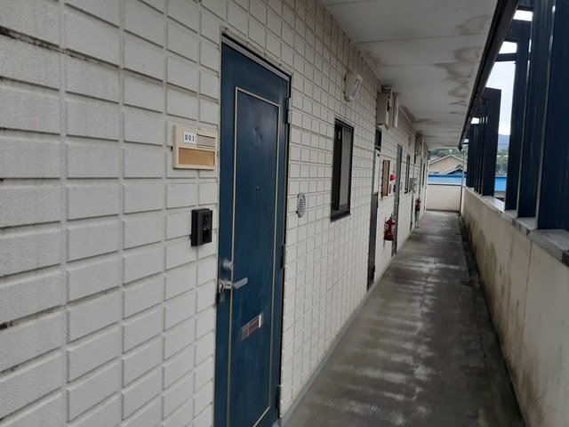 小田急小田原線 新松田駅 バス乗車時間：13分 最寄りバス停で下車 徒歩3分 2階建 築33年の外観写真