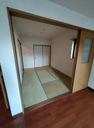 京阪本線 西三荘駅 徒歩5分 4階建 築27年の内装写真