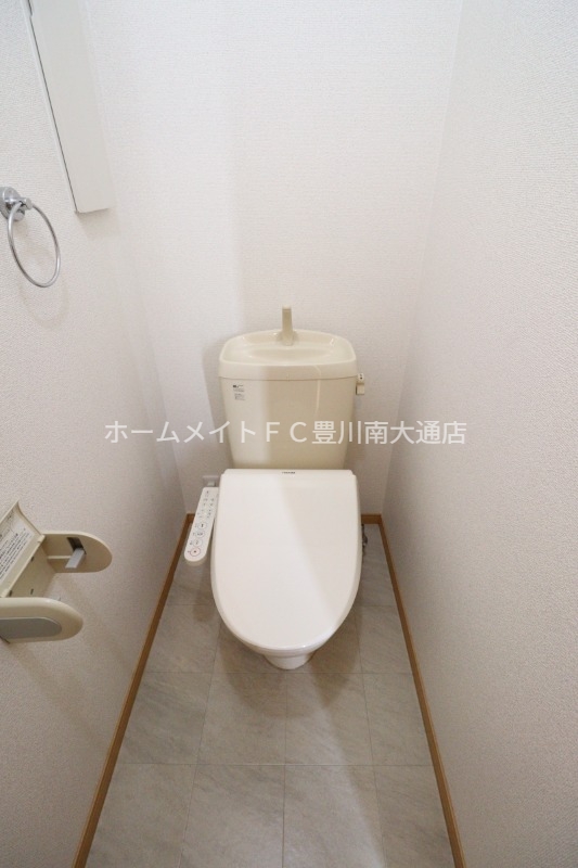 ライフイン・山道のトイレ写真