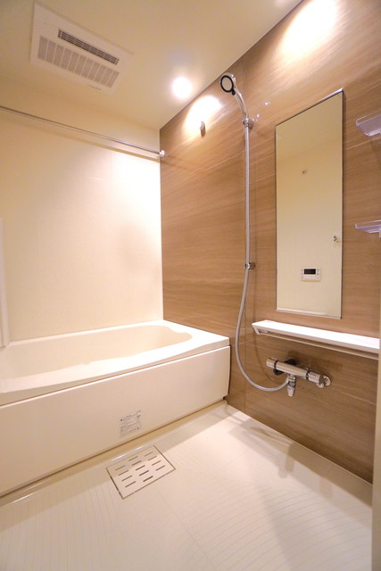 バス・シャワールーム　※写真は同タイプ住戸です。