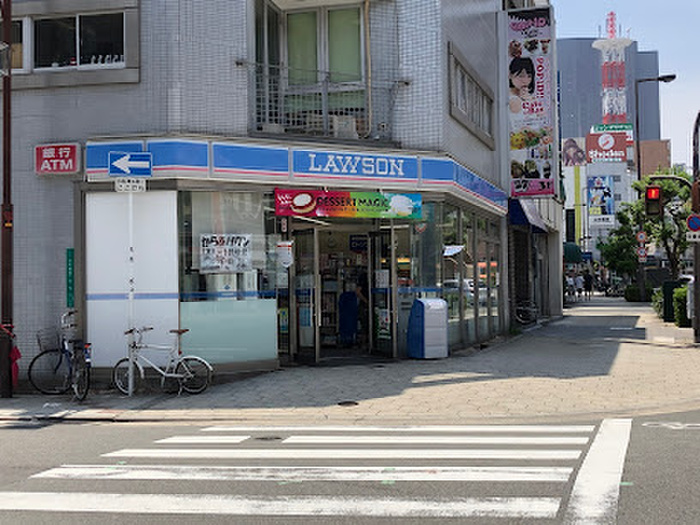 コンビニ　ローソン日本橋四丁目店（コンビニ）まで210m