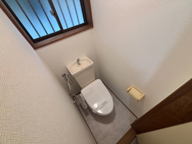 四番町 戸建のトイレ写真