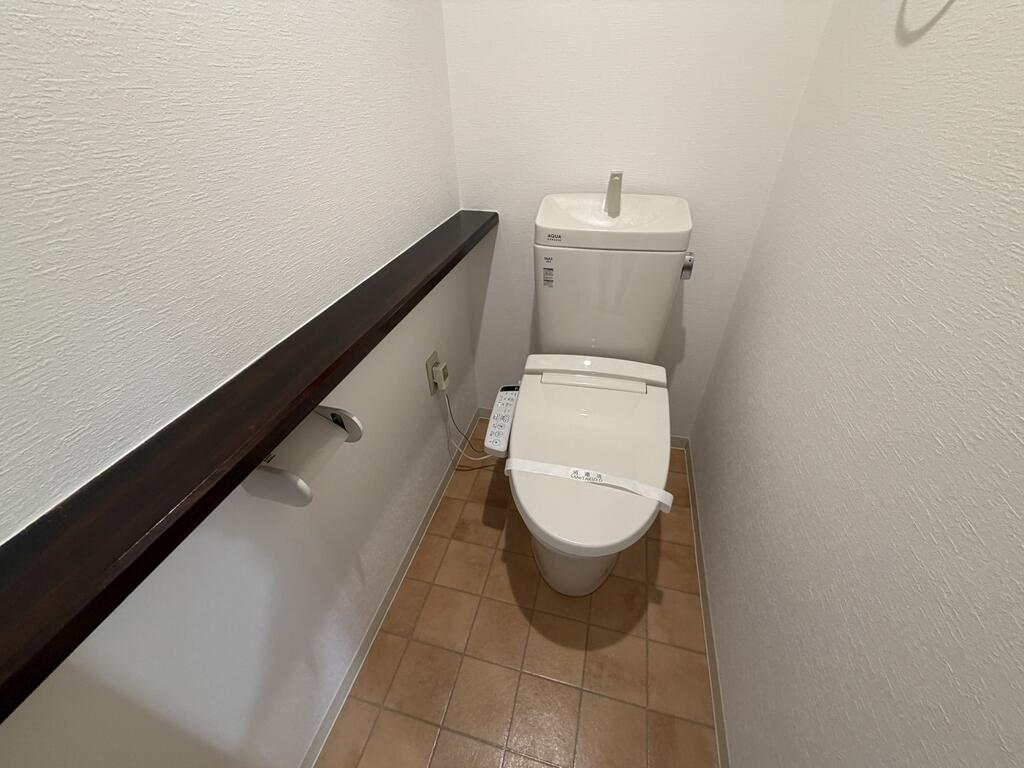 ファミール逆瀬のトイレ写真