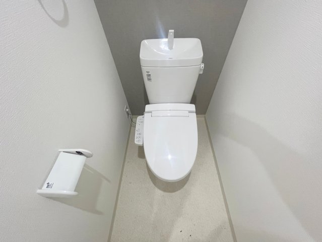 トイレ　綺麗なトイレにはウォシュレット標準装備です。