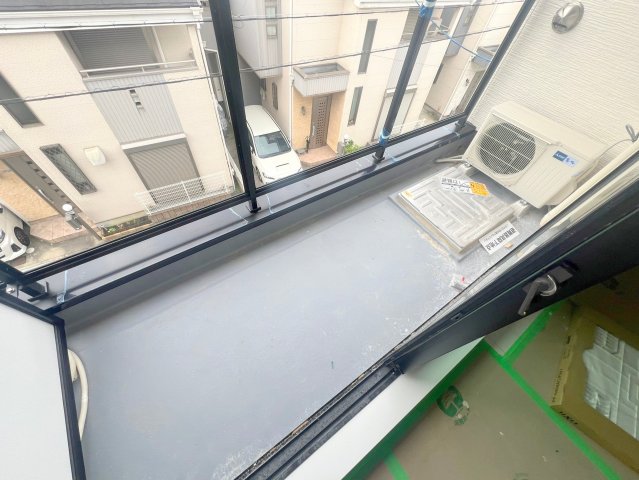 バルコニー　風通しの良いバルコニー。洗濯物もよく乾きそうです。