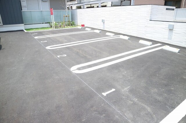 駐車場　駐車場