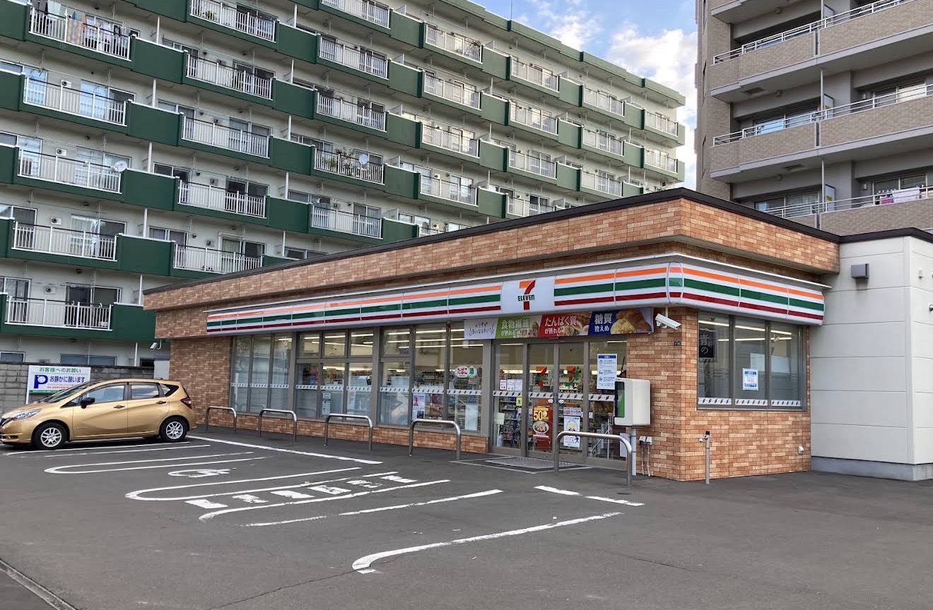 コンビニ　セブンイレブン札幌北10条東店（コンビニ）まで203m