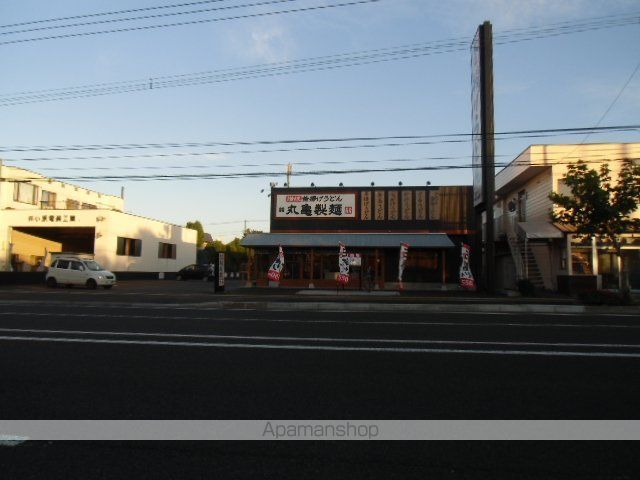 飲食店　丸亀製麺（飲食店）まで490m
