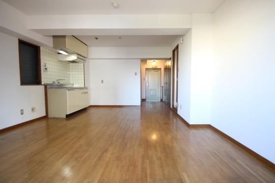 居室・リビング　※他号室の写真です