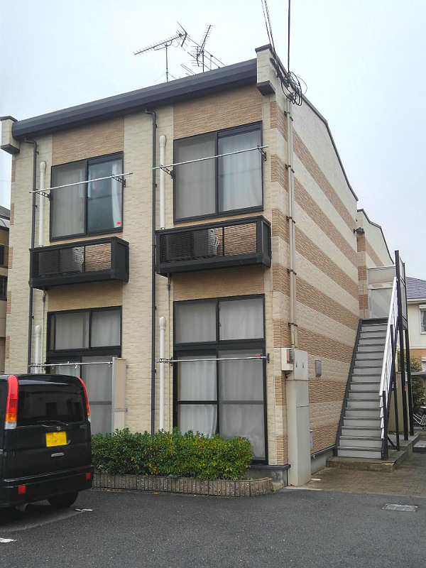 堺市西区上野芝向ヶ丘町のアパートの建物外観