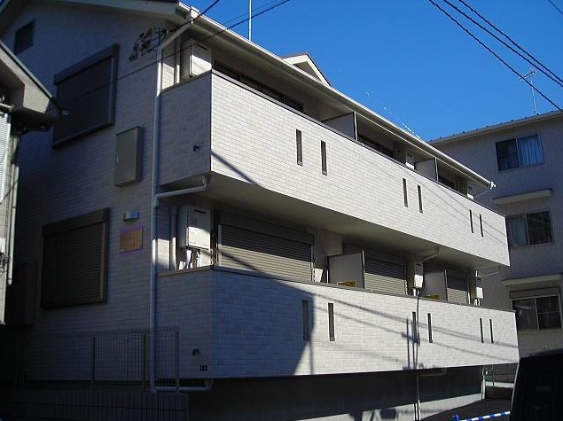 建物外観　地面より高く気にならない