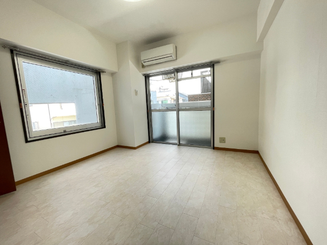 居室・リビング　角部屋のお部屋です