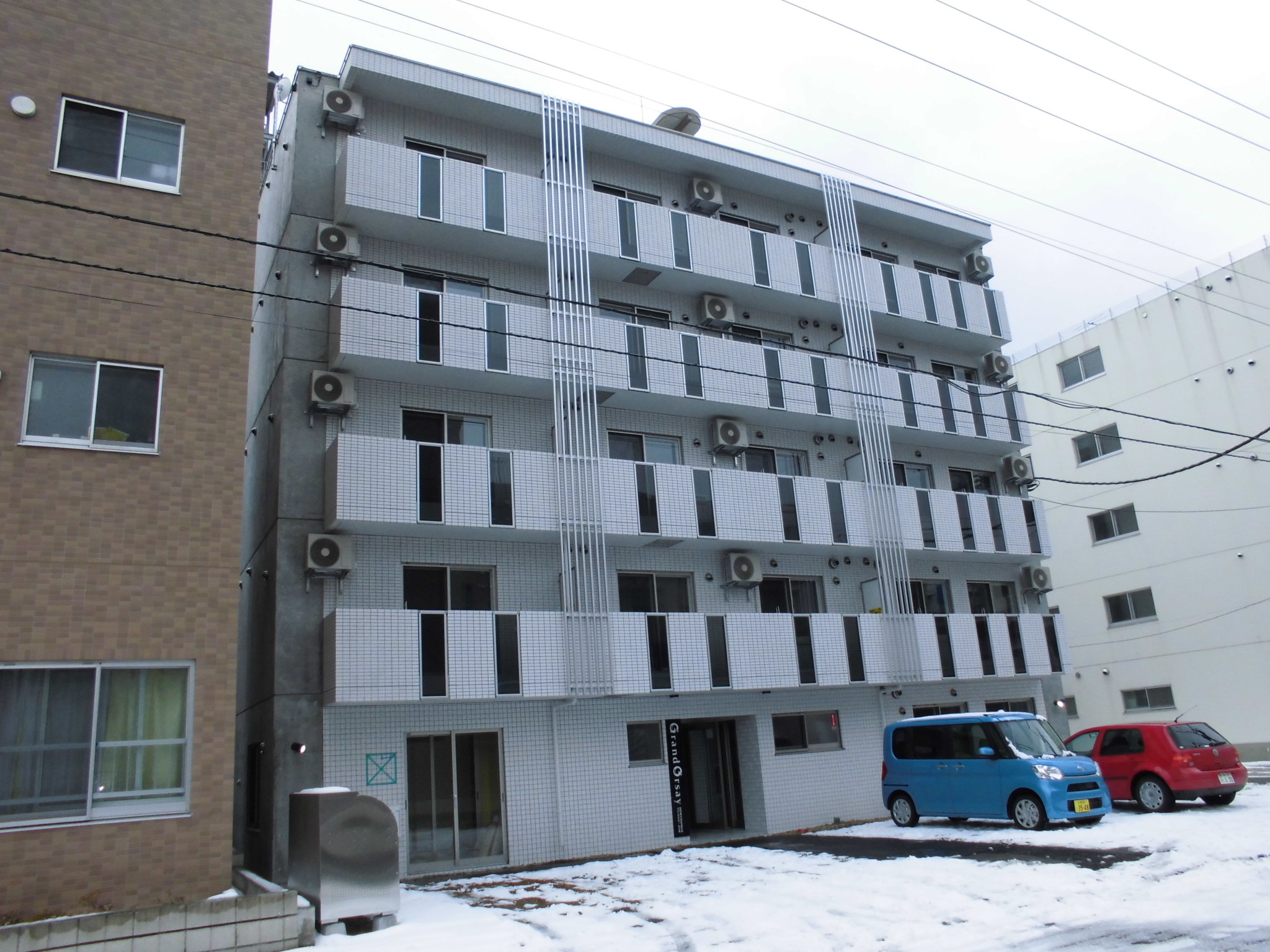 札幌市北区北十六条西のマンションの建物外観