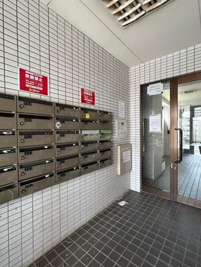 エントランス　備え付け家具備品（同仕様）