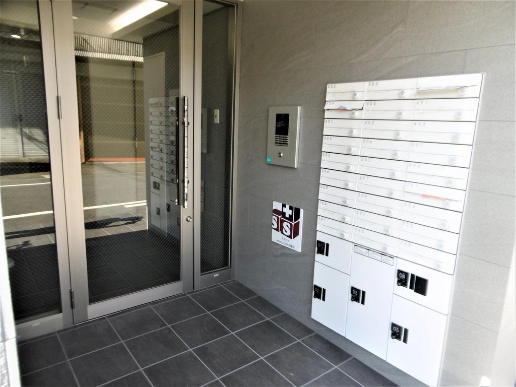 エントランス　オートロック＆宅配ボックスあります