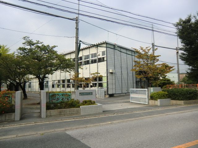 【川口市西川口のマンションの中学校】