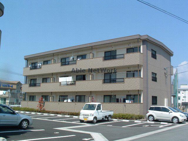 熊本市南区八幡のマンションの建物外観