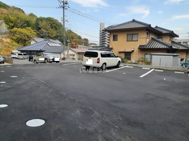 【M・テラス竜王町の駐車場】