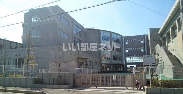 【福岡市西区大字徳永のマンションの小学校】