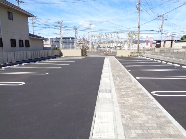 【ポートカルチェ東川口の駐車場】