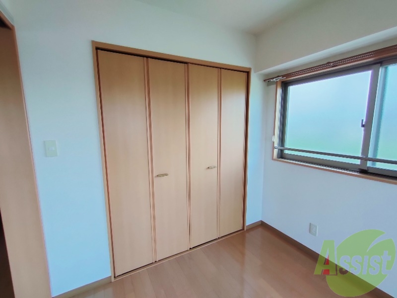 収納　こちらは６帖のお部屋の収納です。中が気になります。