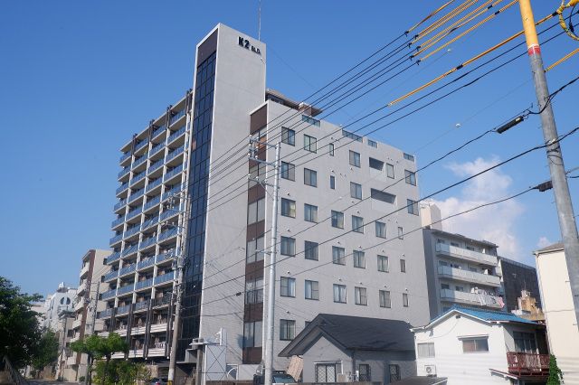 【広島市中区住吉町のマンションの建物外観】