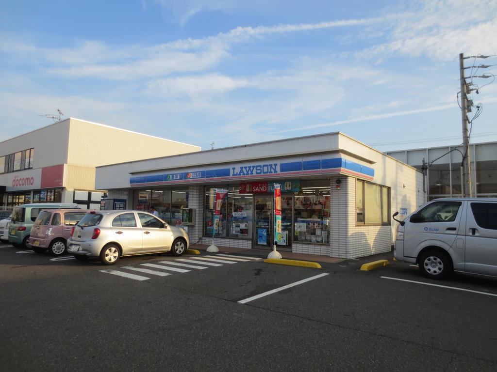 コンビニ　ローソン一宮緑三丁目店（コンビニ）まで557m