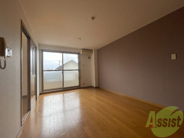 居室・リビング　１０帖のＬＤＫです、広々としていて綺麗ですね！