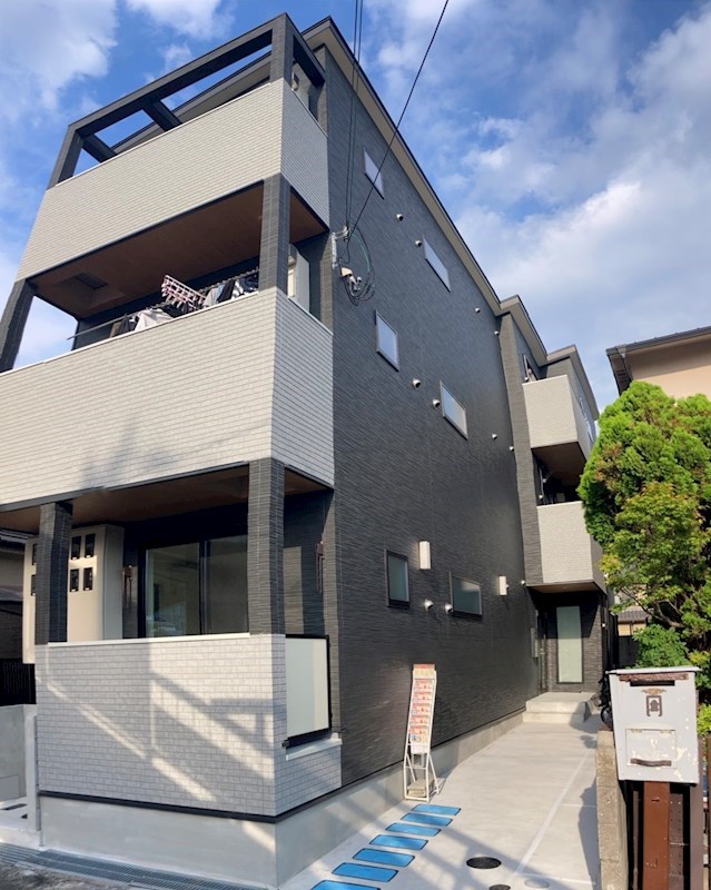 【Grande東本町の建物外観】