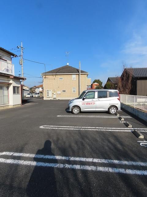 【栃木市藤岡町藤岡のアパートの駐車場】