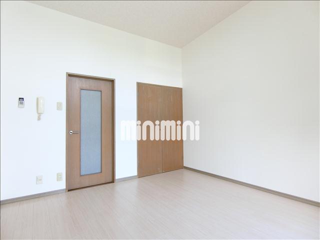 居室・リビング　７帖の洋室です。