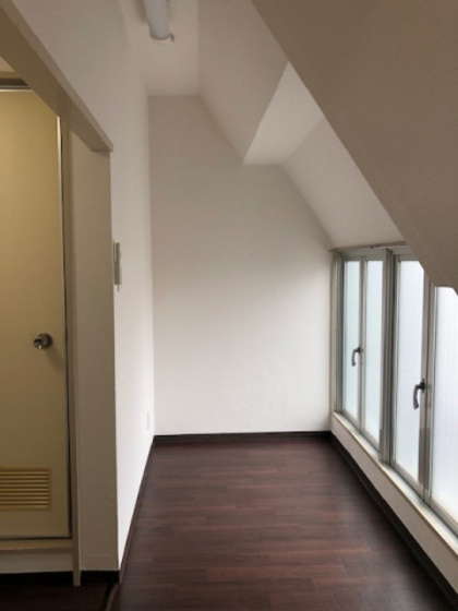 居室・リビング　※別号室の写真です。