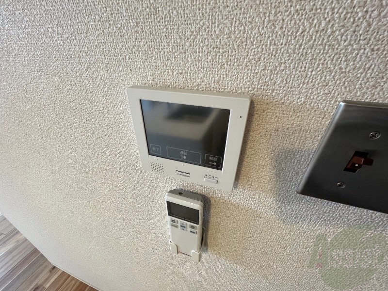 セキュリティ　ＴＶモニター付インターホンです。来客者の顔が見えるので安心！