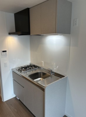 キッチン　別部屋参考写真となります。