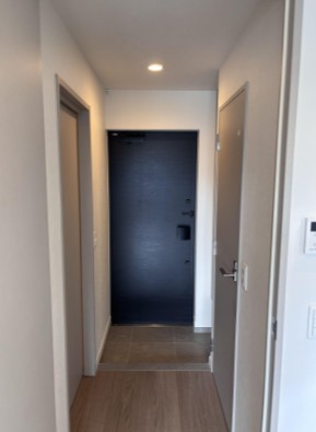 玄関　別部屋参考写真となります。