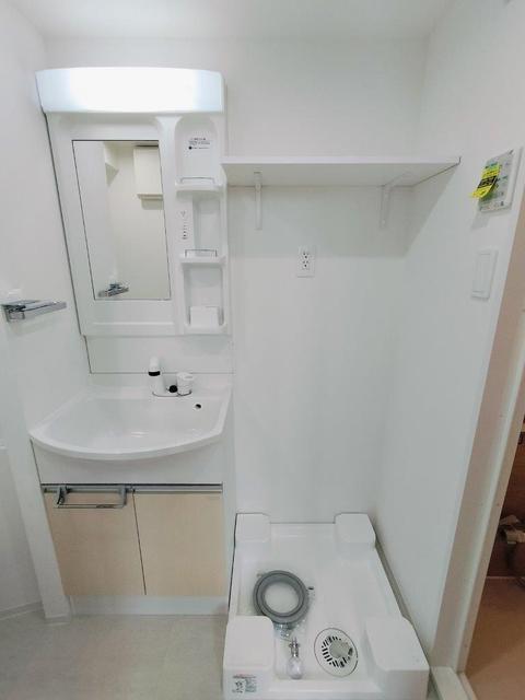 トイレ　独立洗面台　室内洗濯機置場有