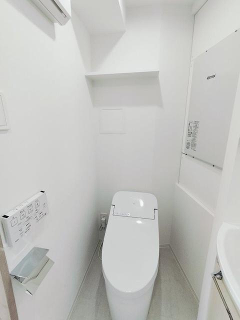 トイレ　温水洗浄暖房便座