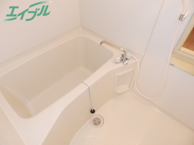 バス・シャワールーム　バス別部屋写真となります。