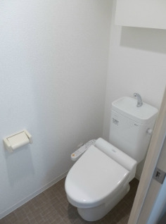 トイレ　※別部屋の参考写真です。