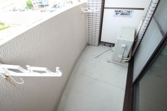 バルコニー　※別の部屋の写真です。