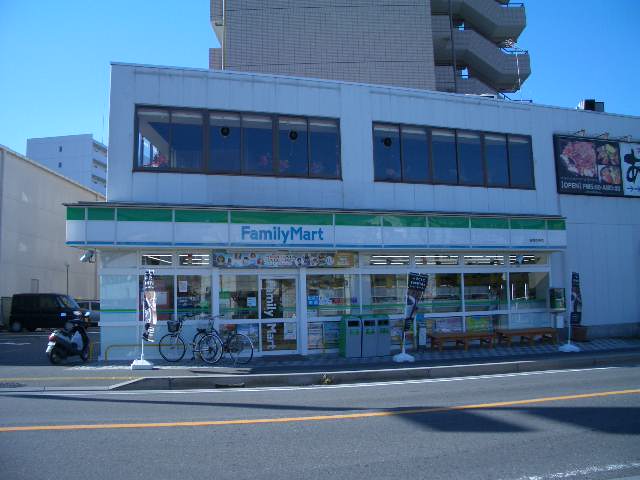 コンビニ　ファミリーマート 野路中央店（コンビニ）まで350m