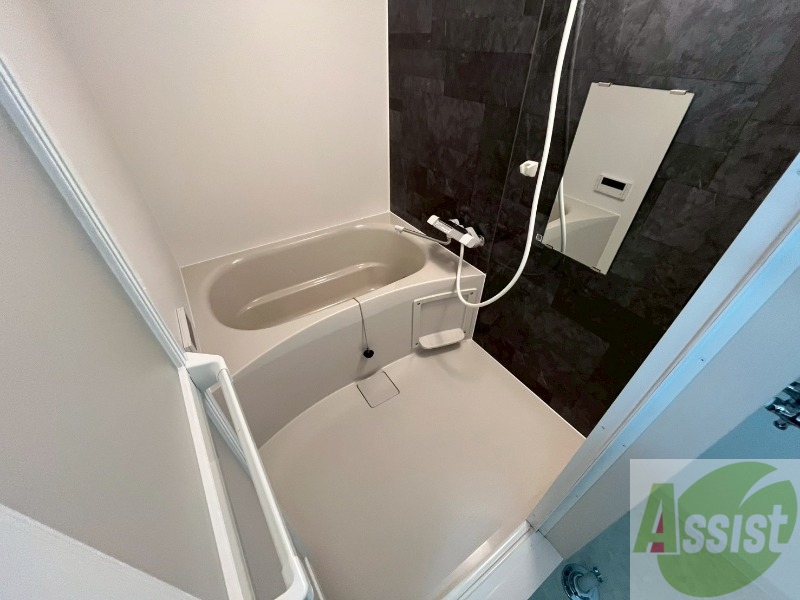 バス・シャワールーム　ユニットバスです。疲れを癒すのに欠かせませんね！