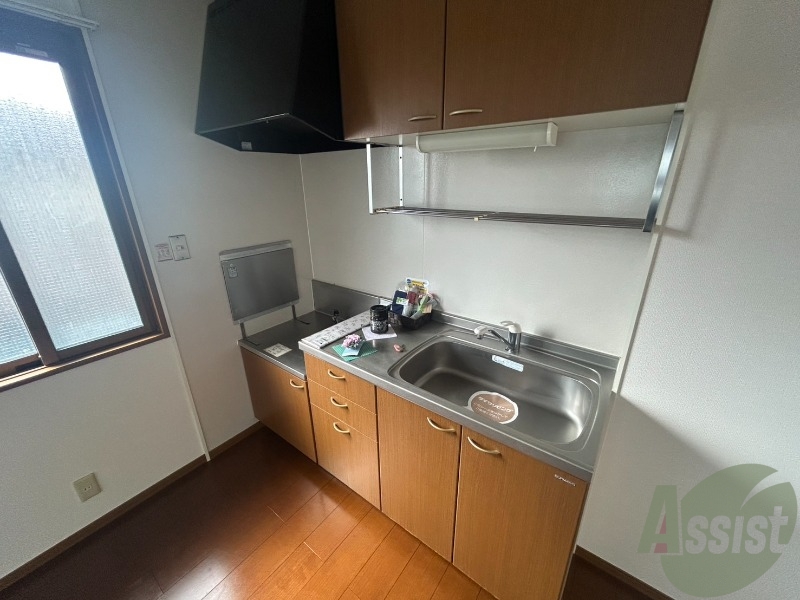 キッチン　キッチンは、ガスコンロを設置していただくようになります。