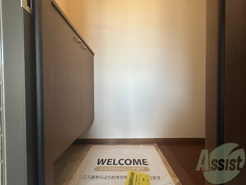 玄関　玄関から入ったイメージはこのような感じです。