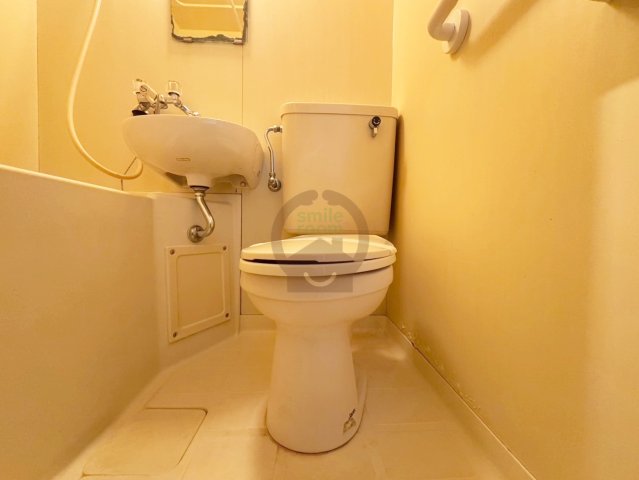 地下鉄中央線 九条駅 徒歩5分 8階建 築39年のトイレ写真
