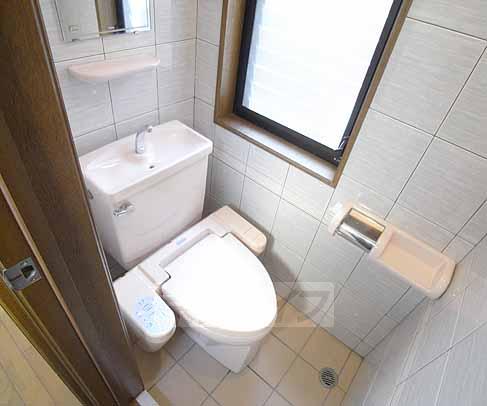 トイレ　ウォシュレット付きです！