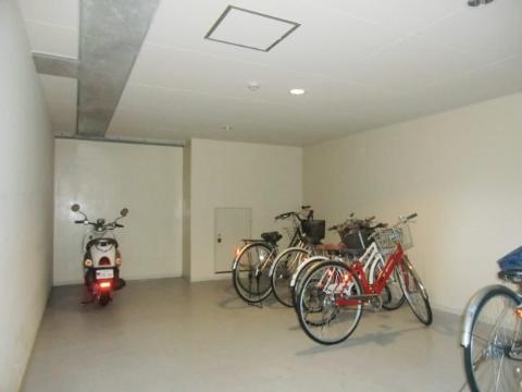 アンソレイユ茨木中津町　その他共有部分　自転車置場