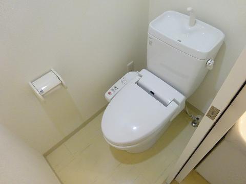 アンソレイユ茨木中津町　トイレ　シャワー付トイレ